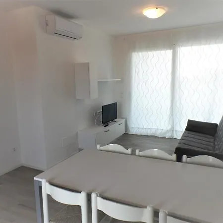 Apartment Ferienwohnung Fuer 7 Personen Ca 50 Qm In Bibione, Adriakueste Italien Und Umgebung - B62891 *